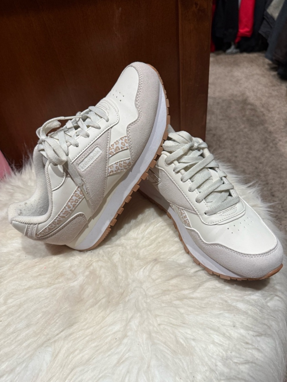 Reebok Women's Neutral Cream and Tan Casual Sneakers size 8